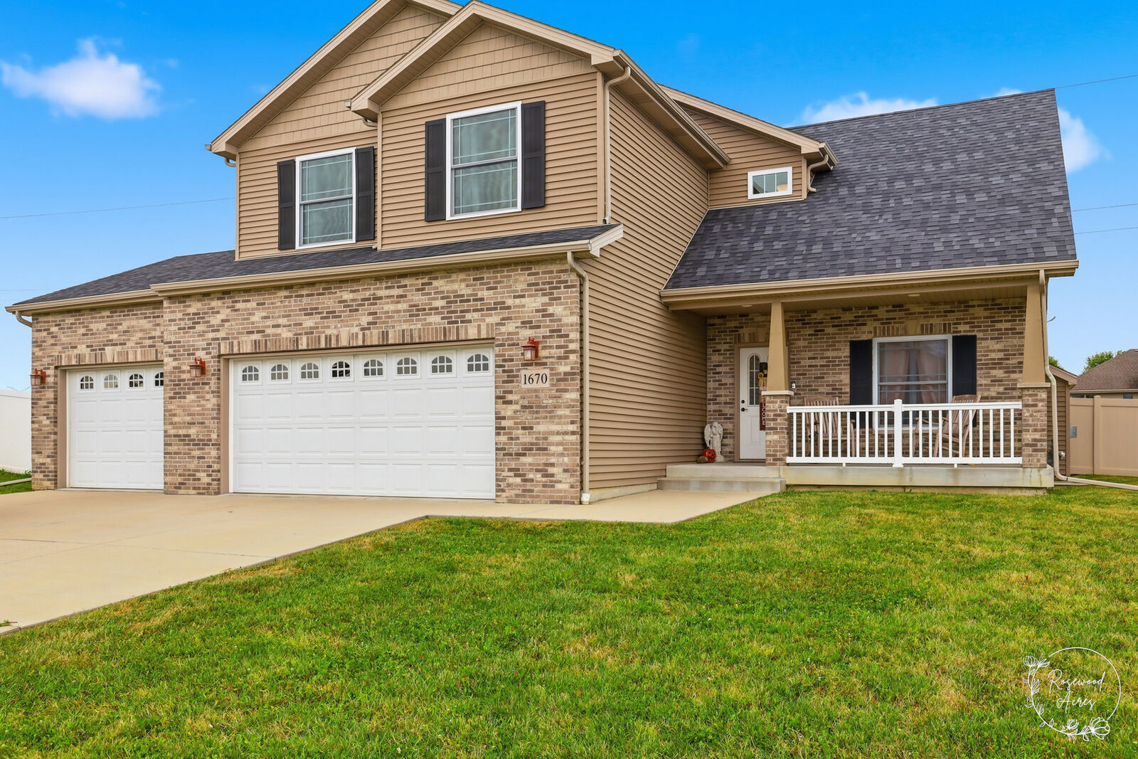 Property Photo: 1670 Eagle Bluff Drive IL 60914