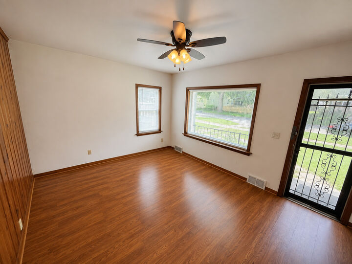Property Photo: 717 N May Street IL 60506