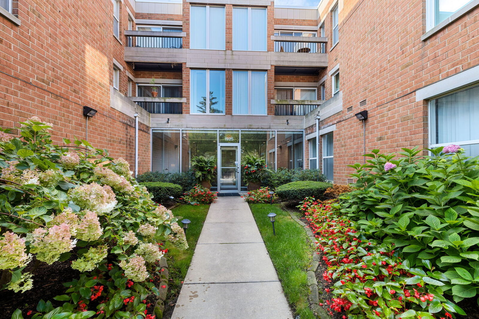 Property Photo:  1925 Lake Avenue 316  IL 60091 