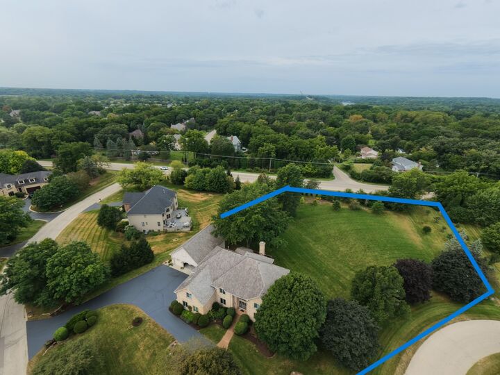 Property Photo: 28278 Gray Barn Lane IL 60010