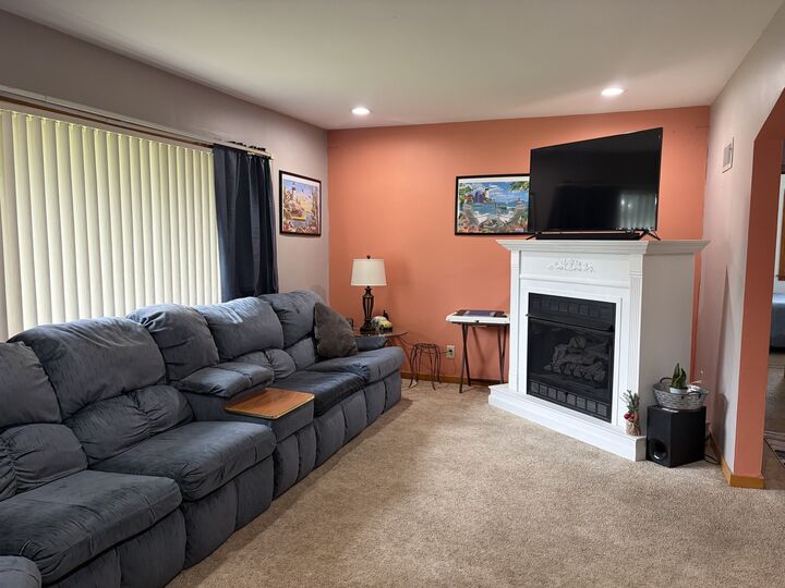 Property Photo:  1505 N Joliet Street  IL 61301 