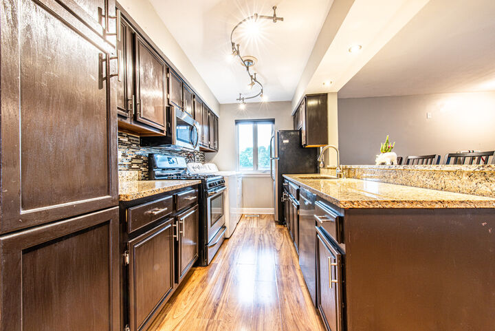 Property Photo:  724 E Old Willow Road 104D  IL 60070 