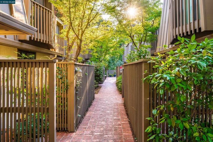 Property Photo: 917 Hough Ave 9 CA 94549
