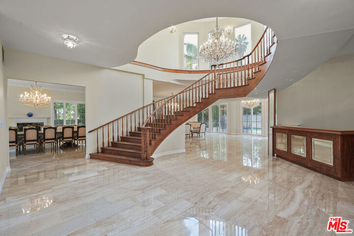 Property Photo:  5545 Aura Avenue  CA 91356 