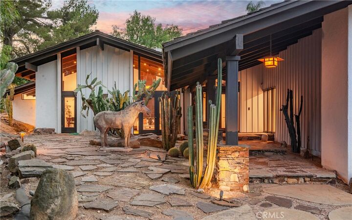 Property Photo:  21 Eastfield  CA 90274 