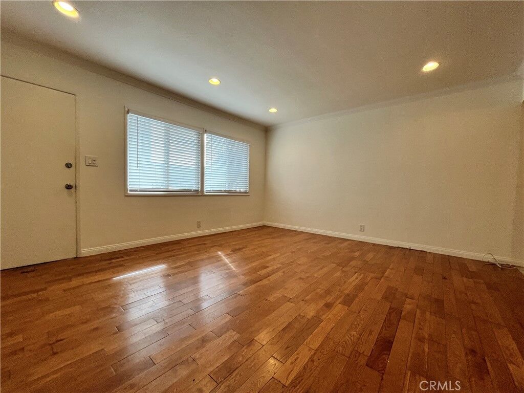 Property Photo:  11901 W Washington B  CA 90066 