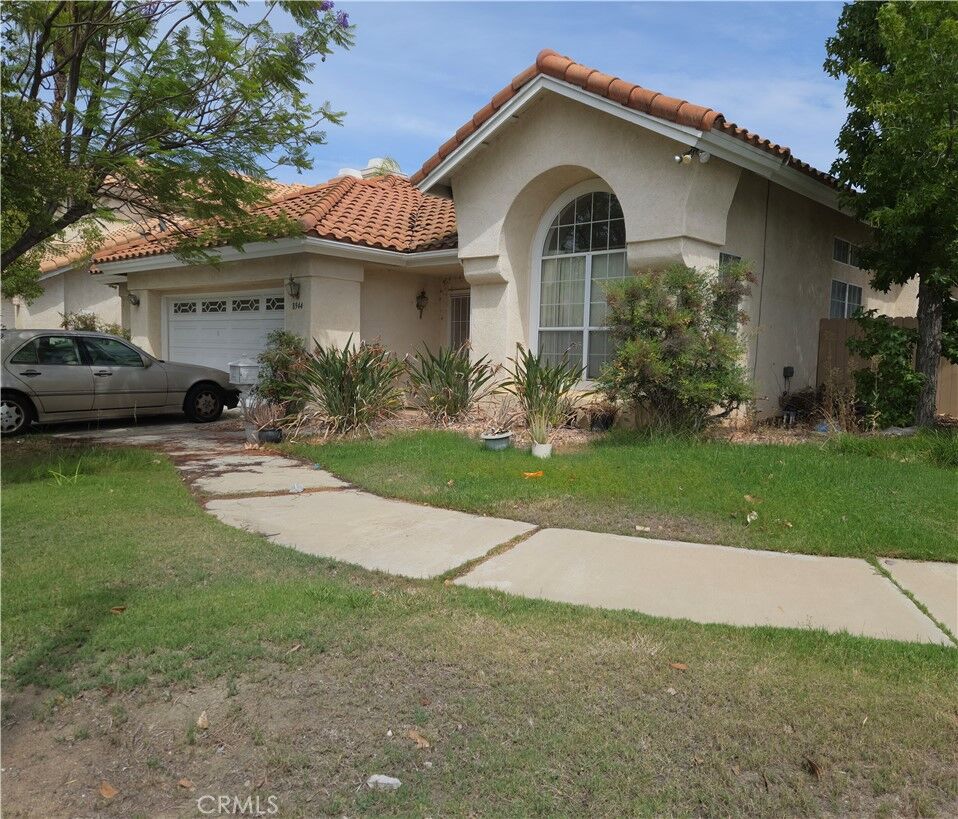 Property Photo: 8944 Mesa Oak Drive CA 92508
