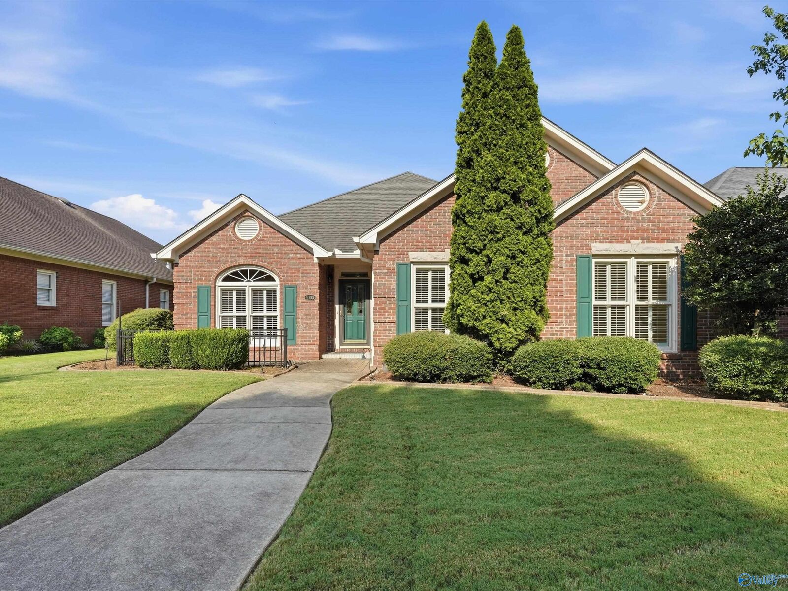Property Photo:  1003 Danbury Lane  AL 35601 