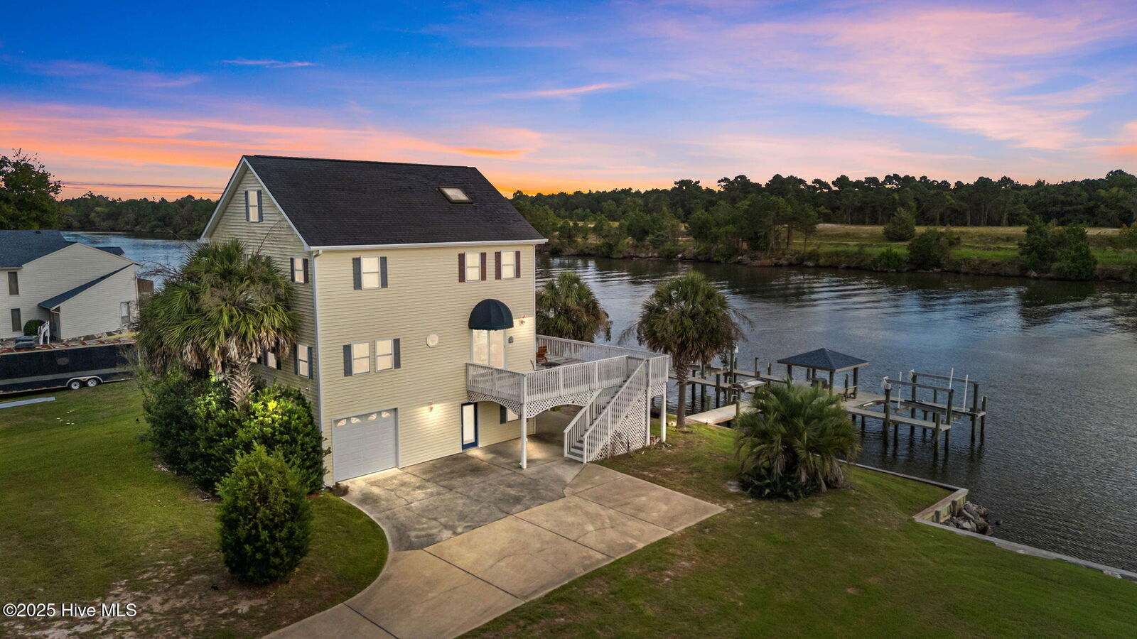 Property Photo:  850 Sea Gate Drive  NC 28570 