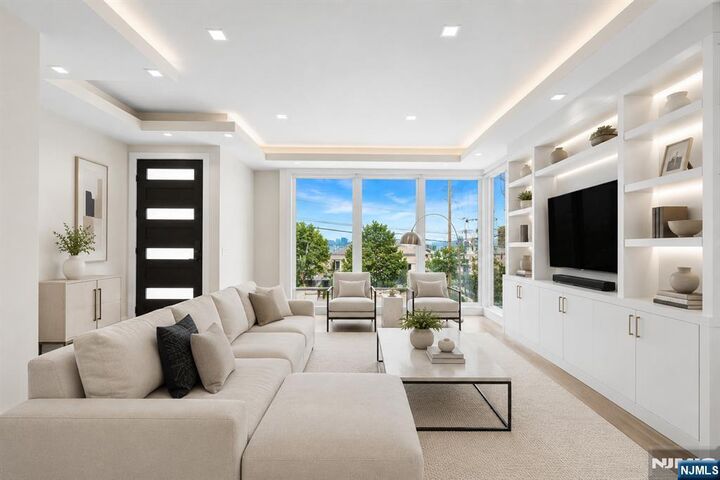 Property Photo:  506 Undercliff Avenue  NJ 07020 