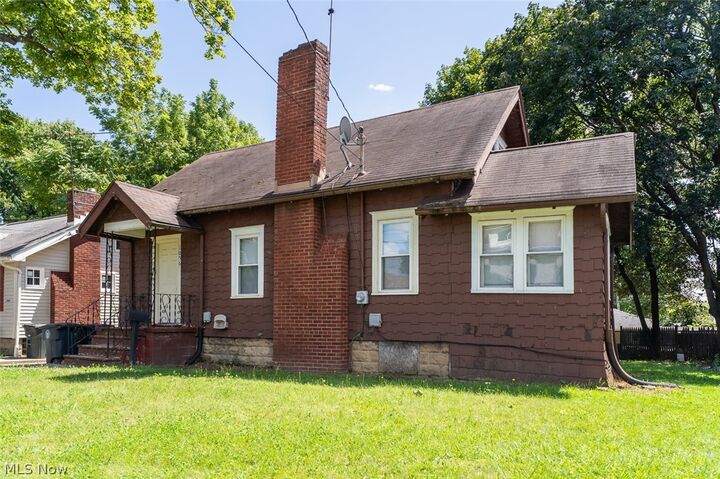 Property Photo:  1056 Georgia Avenue  OH 44306 