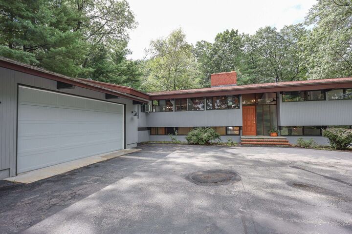 Property Photo: 75 Taylor Street NH 03060