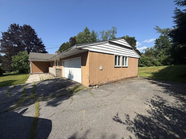 Property Photo:  62 Ridge Avenue  NH 03743 