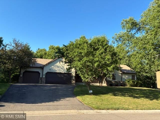 Property Photo:  900 Ferndale Street S  MN 55119 