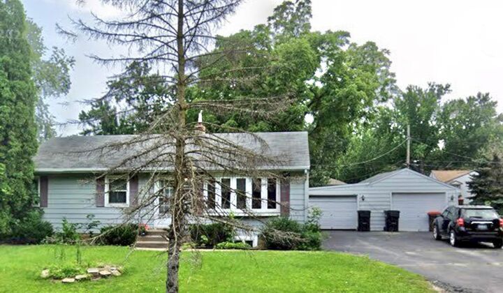Property Photo:  150 Roselawn Avenue E  MN 55117 