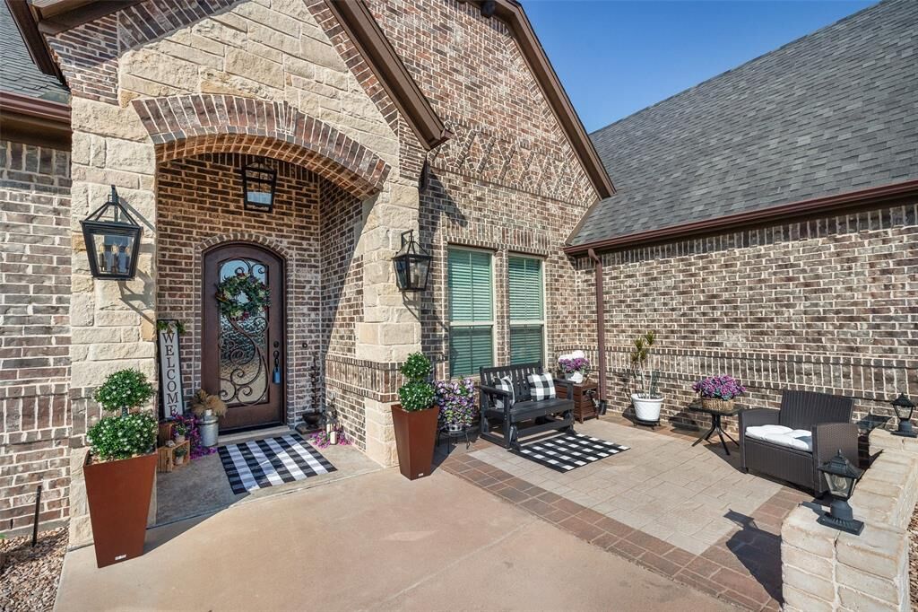 Photo de la propriété:  329 Kenyon Court  TX 76049 