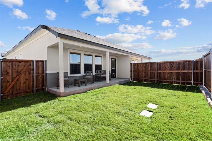 Property Photo:  4770 N Luxe Lane 304B  TX 76207 