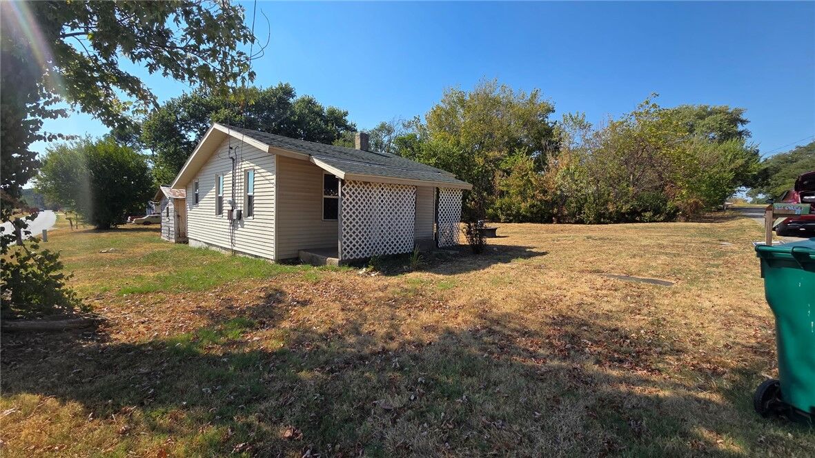 Property Photo: 521 Charley Street AR 72722