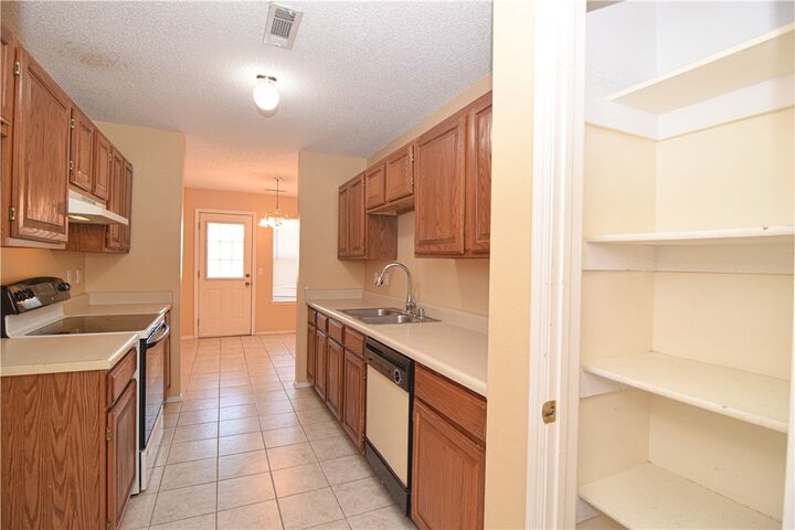 Property Photo:  203 SE 16th Street  AR 72712 