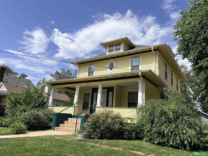 Property Photo:  629 E 7th Street  NE 68467 