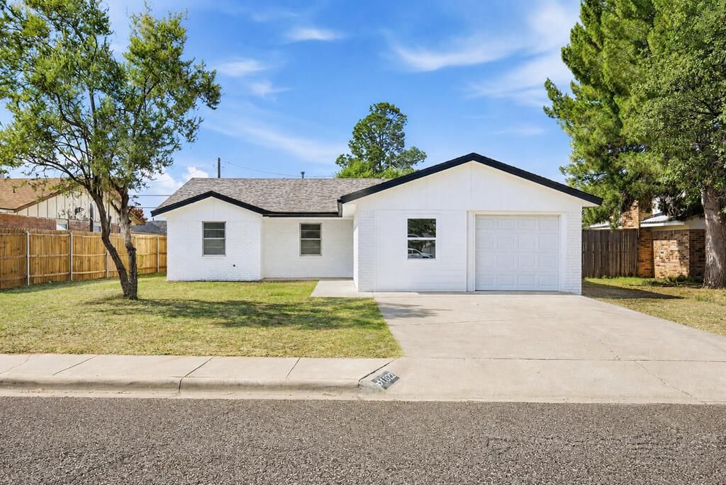 Property Photo: 1522 50th St TX 79762