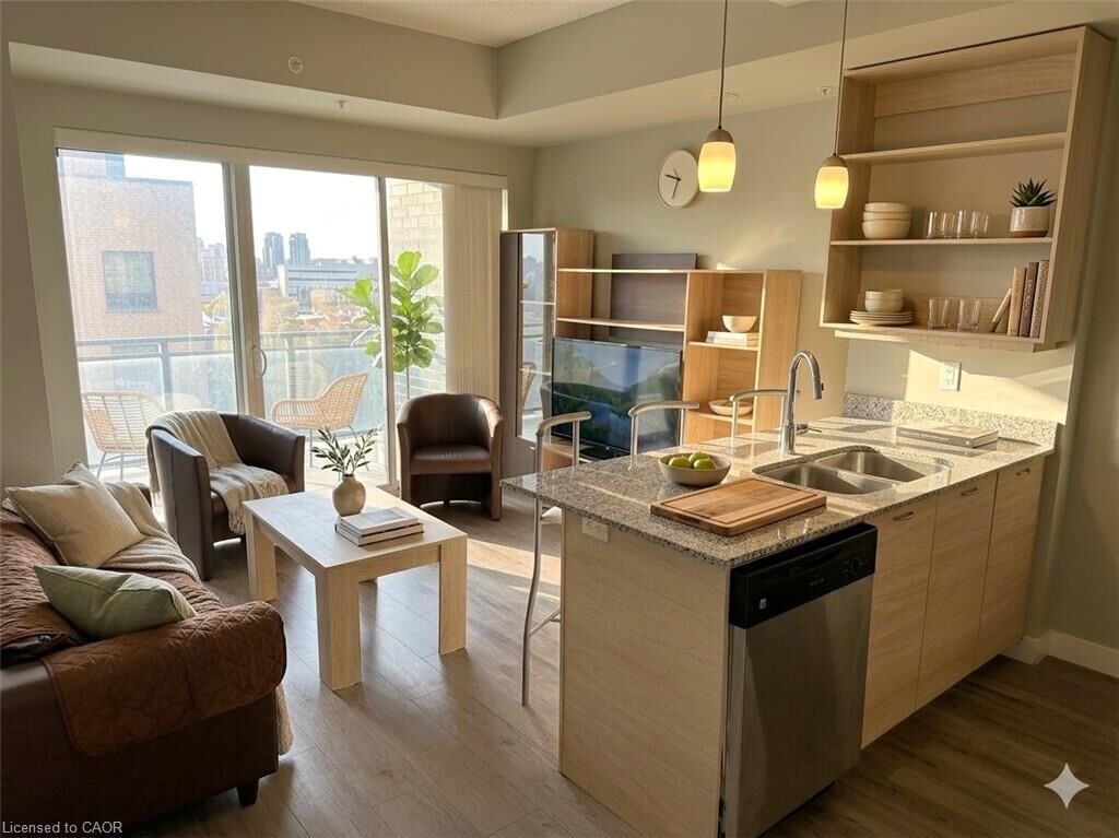 Property Photo:  318 Spruce Street 606  ON N2L 0E9 