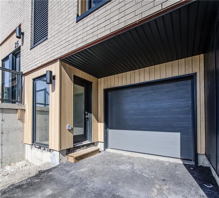 Property Photo:  25 Urbane Boulevard  ON N2E 0H8 