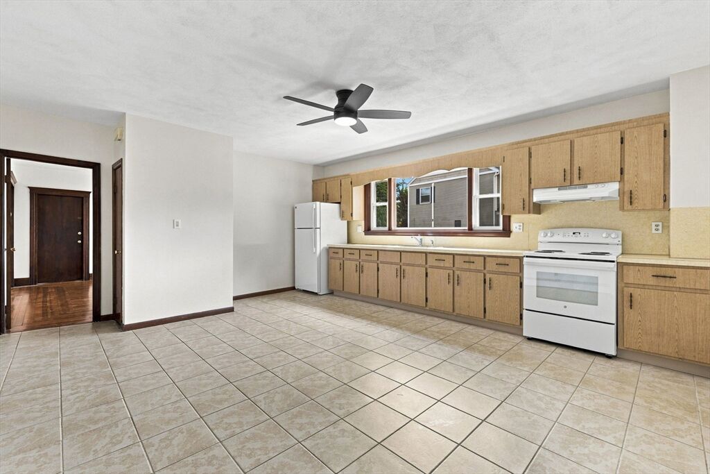 Property Photo:  84 Margin St 1  MA 01960 