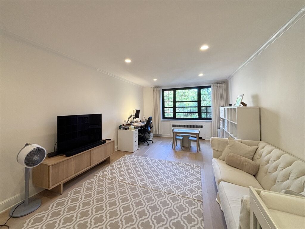 Property Photo: 92 Marion St 4 MA 02446
