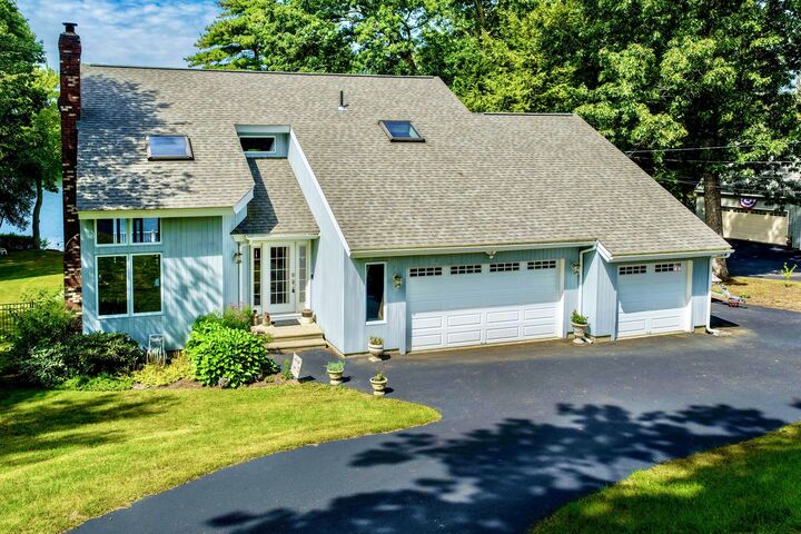 Property Photo: 11 Cove Dr MA 01566