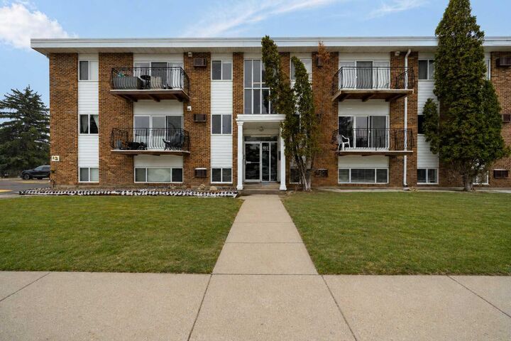 Property Photo:  663 12 Street NW 210  AB T1A 7M1 