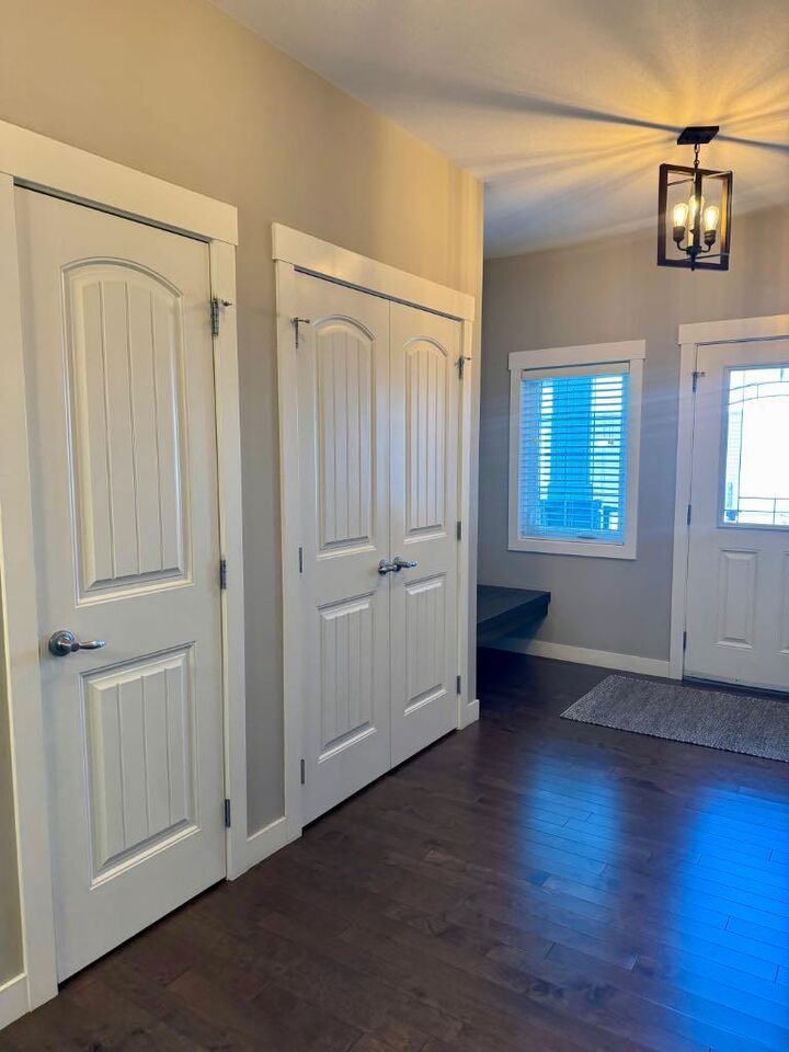 Property Photo:  189 Fairmont Boulevard S 3  AB T1K 7E8 