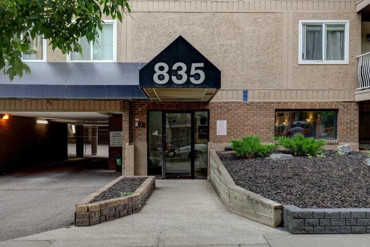 835 19 Avenue SW 206 — photo 1
