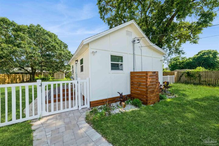 Property Photo:  5409 Harmony Ln  FL 32563 
