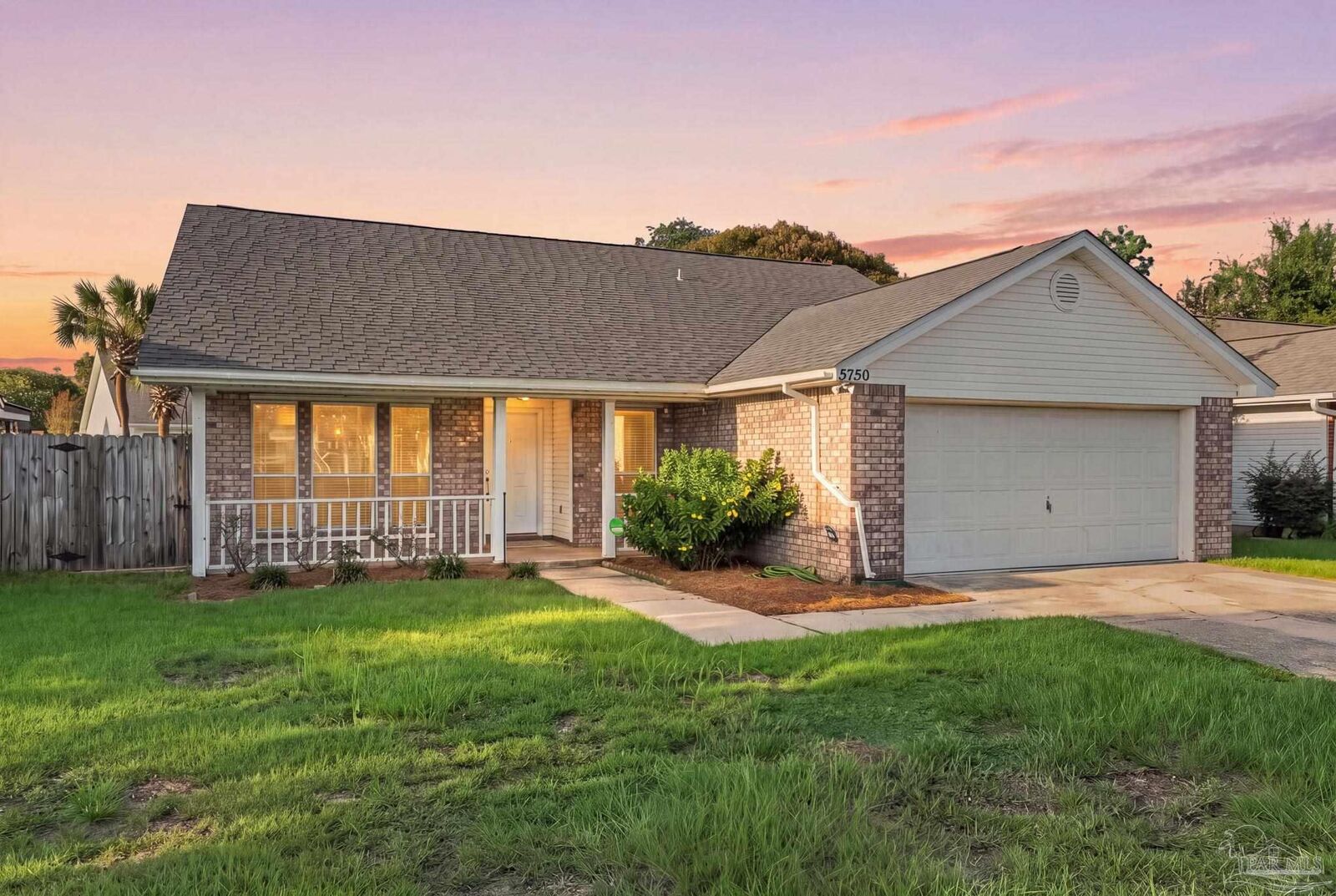 Property Photo: 3750 Sterling Point Rd FL 32563