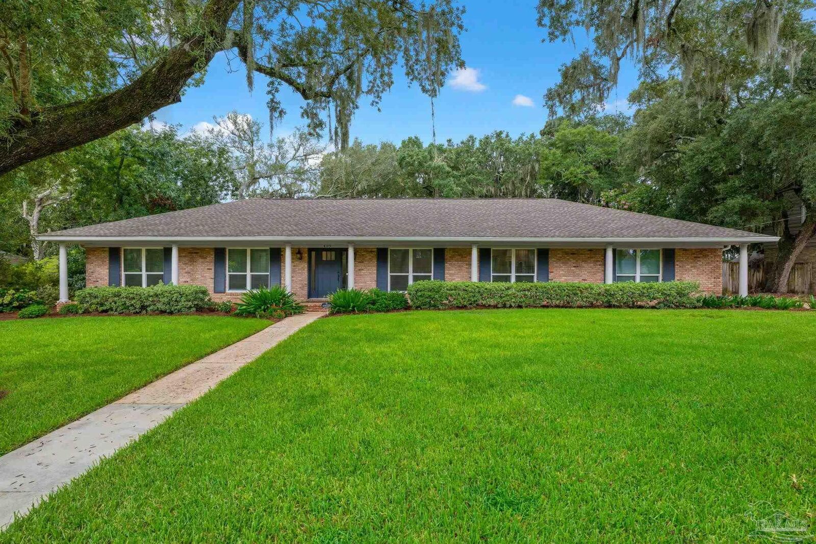 Property Photo: 409 Andrew Jackson Trl FL 32561