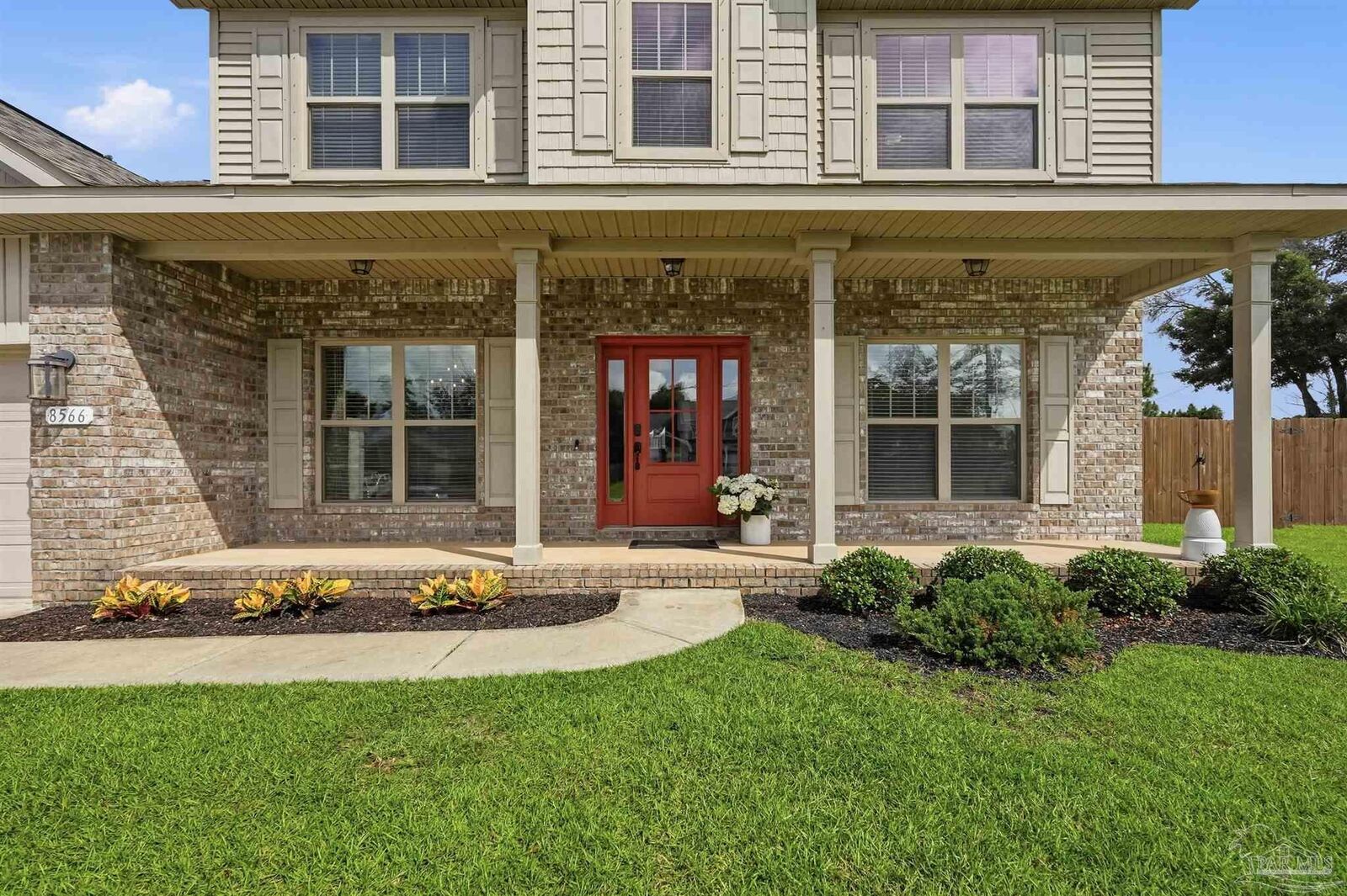 Property Photo: 8566 Holley Hills Cir FL 32566