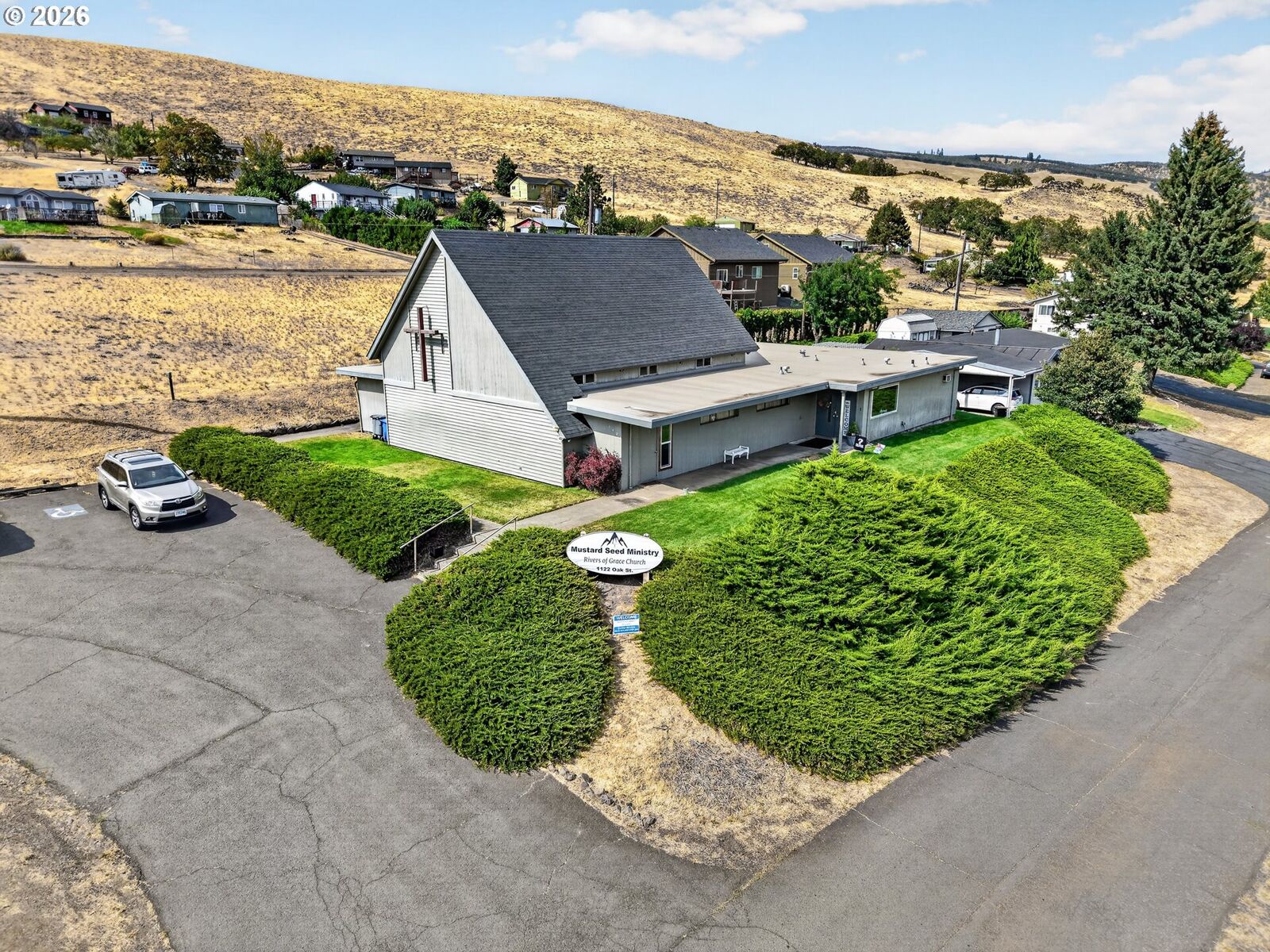 Property Photo: 1122 Oak St OR 97058