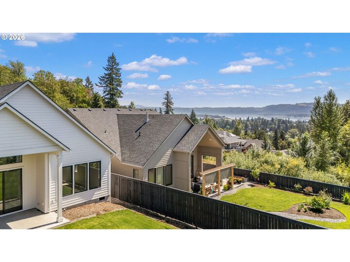 Property Photo: 760 N V St WA 98671