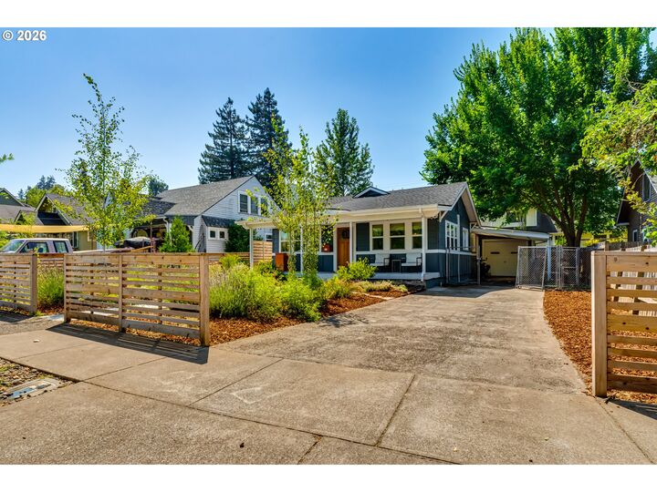 Property Photo:  1722 Olive St  OR 97401 