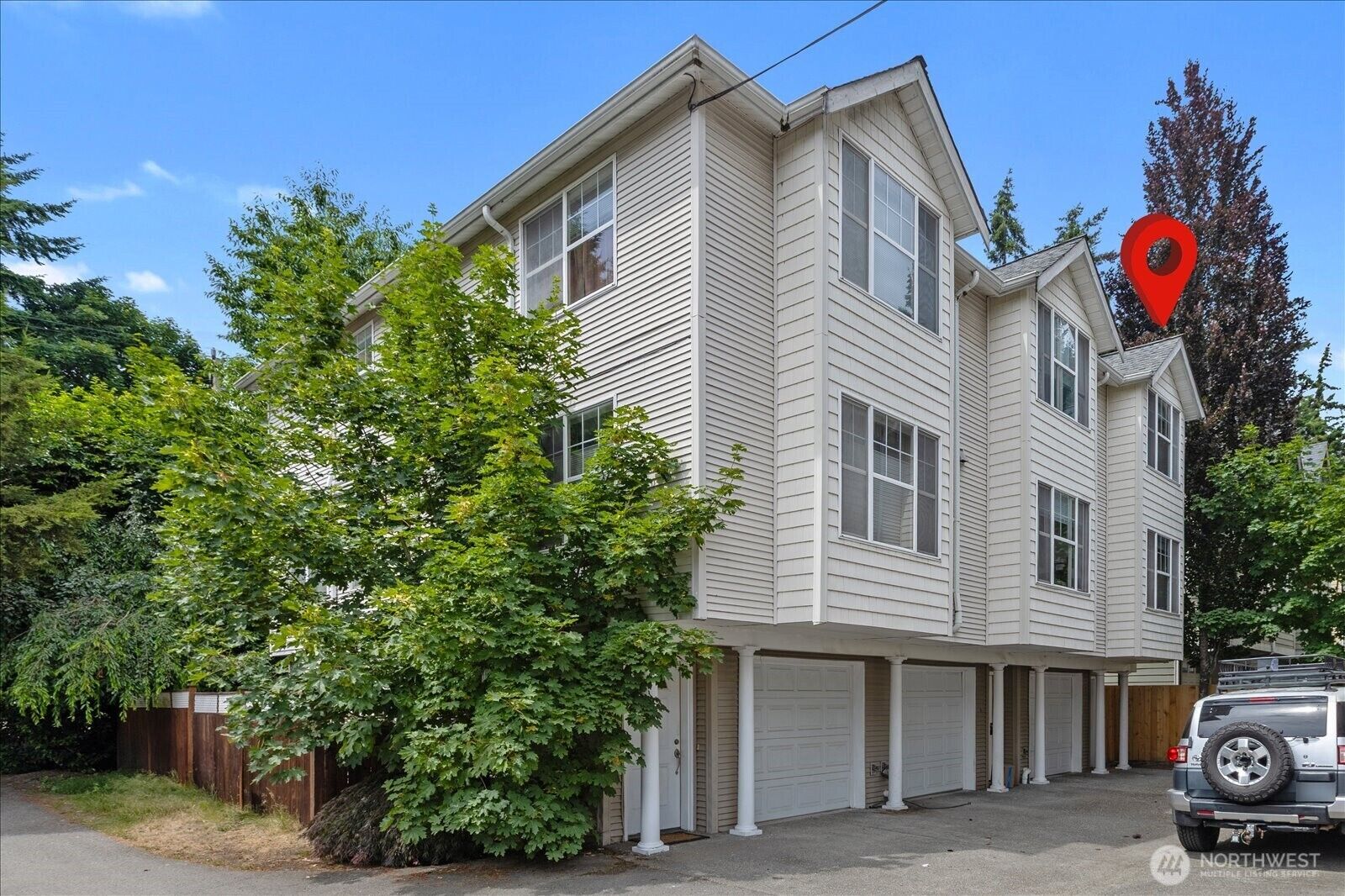 Property Photo: 13716 Midvale Avenue N C WA 98133
