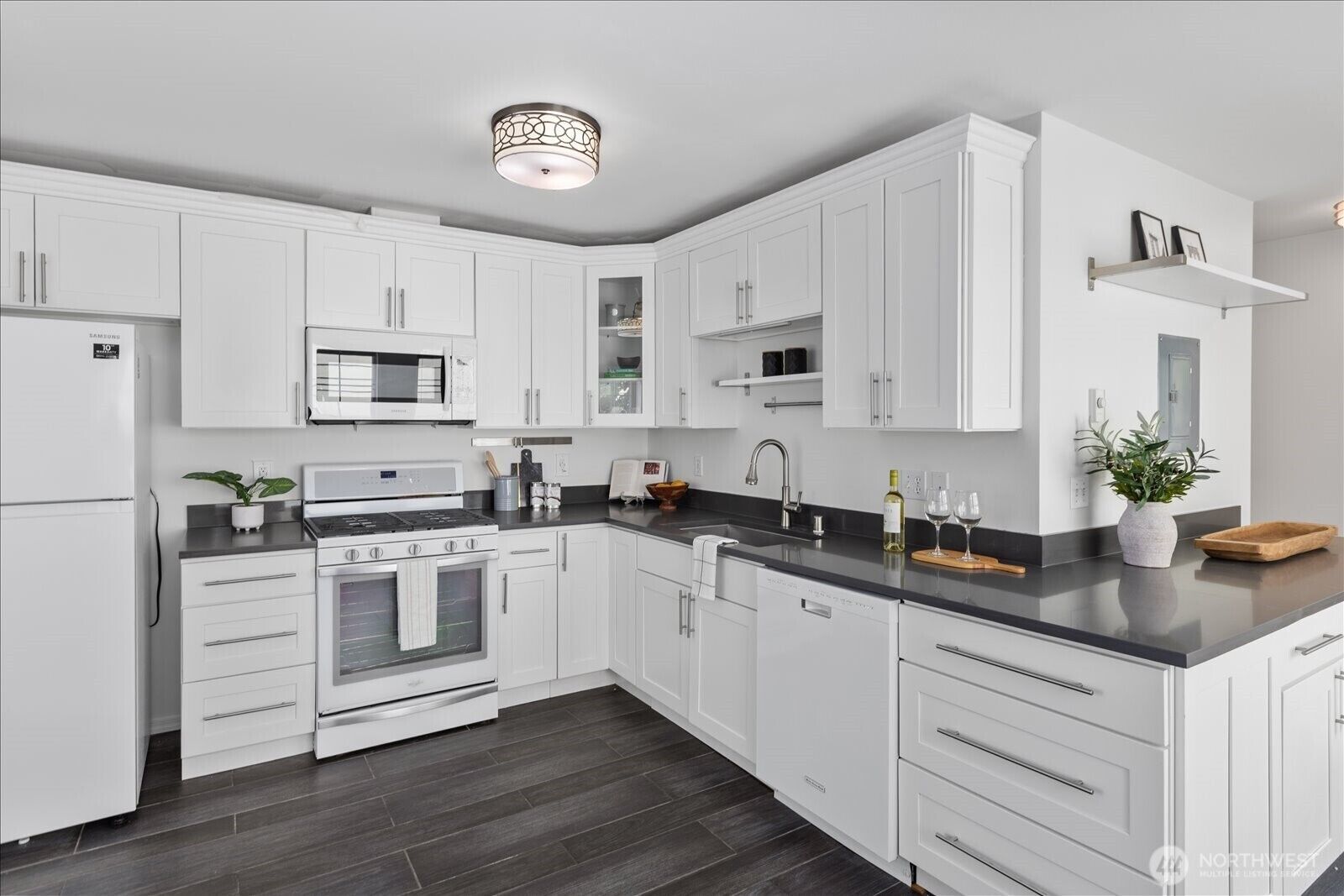 Property Photo:  13716  Midvale Avenue N C  WA 98133 