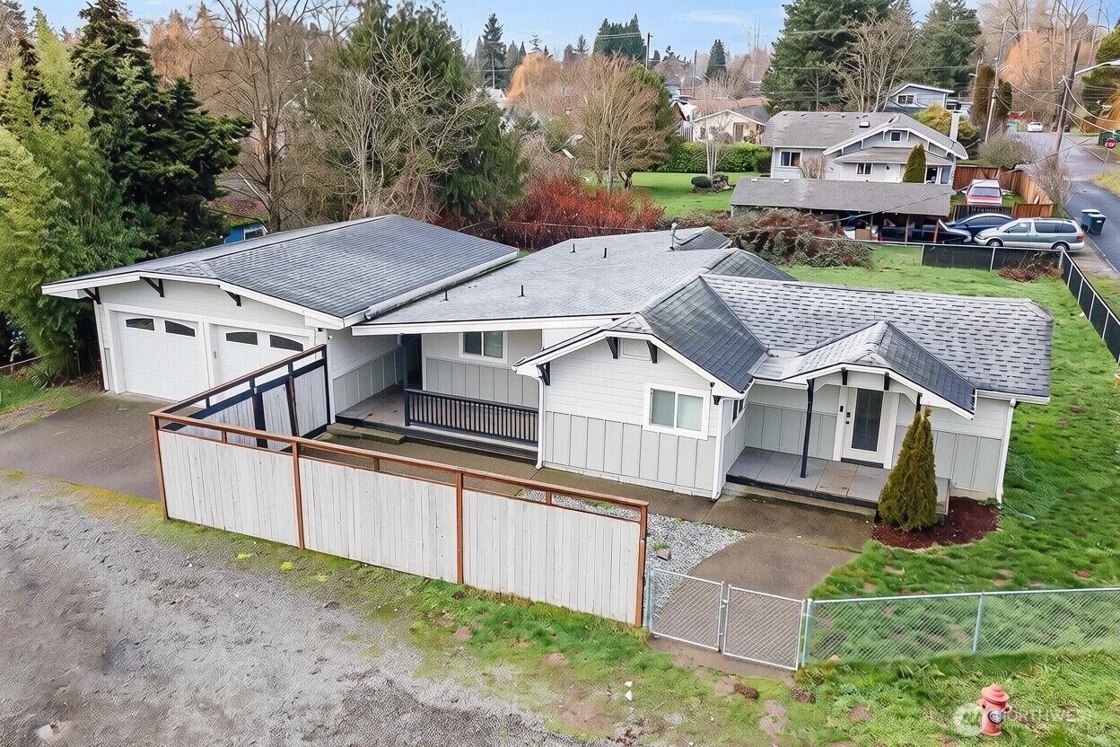 Property Photo:  816  88th Street E  WA 98445 