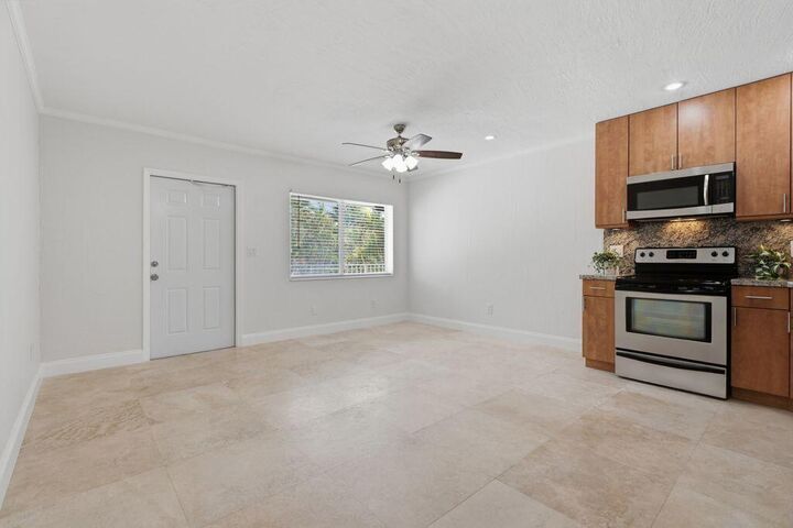 Property Photo: 1872 NE 46th Street D10 FL 33308