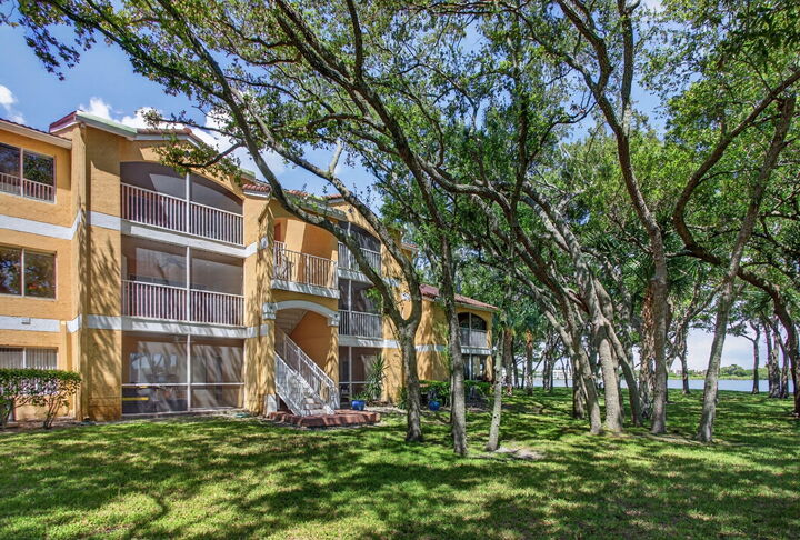 Property Photo:  2425 NW 33rd Street NW 1309  FL 33309 