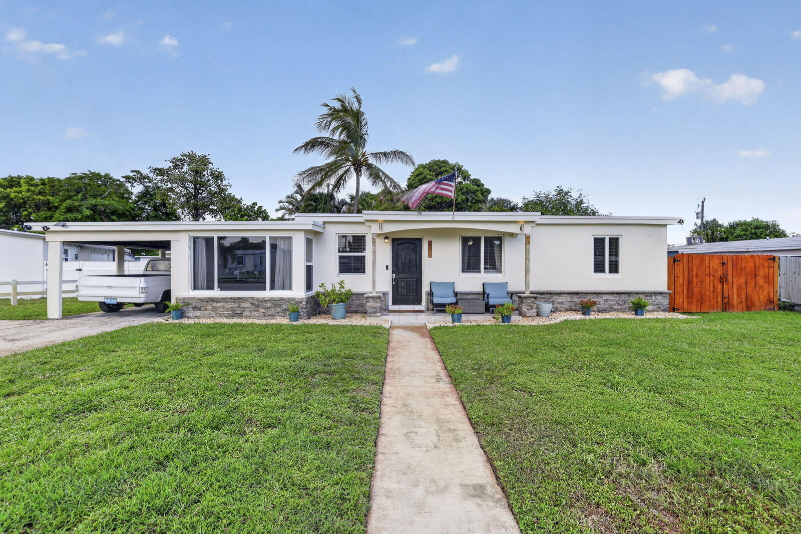 Property Photo: 1633 NE 51st Court FL 33064