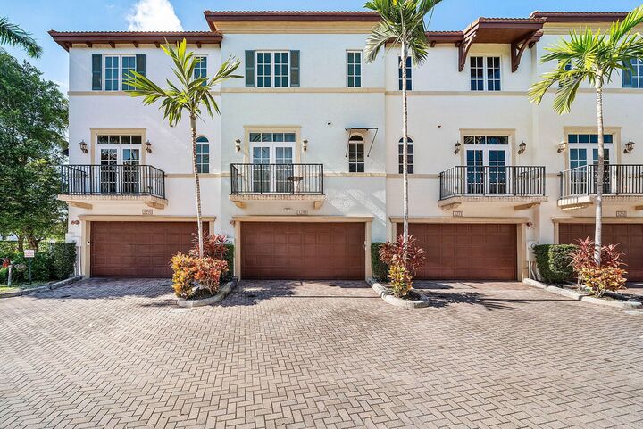 Property Photo: 3281 Estancia Lane FL 33435