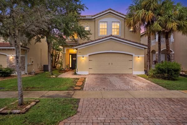 Property Photo: 991 NW Leonardo Circle FL 34986