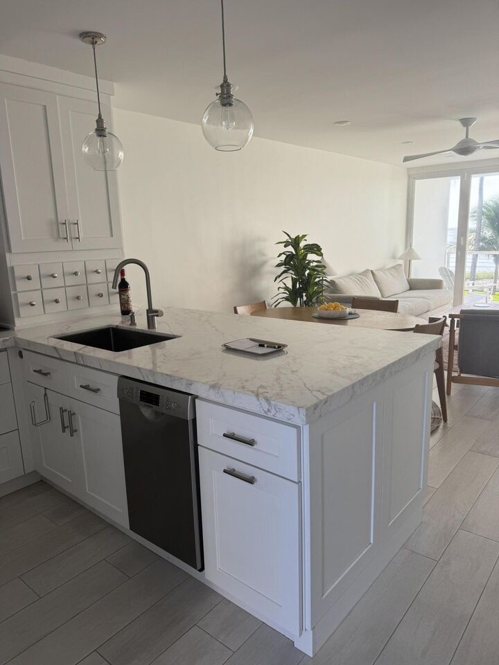 Property Photo: 1041 Hillsboro Mile 11 FL 33062