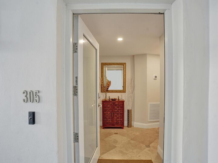 Property Photo:  3050 NE 47th Court 305  FL 33308 